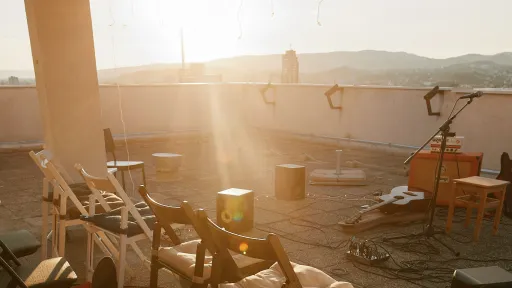 Rooftop sessions with Sara Renar